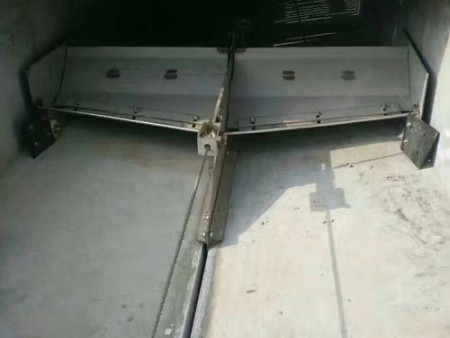 新型不銹鋼刮糞機(jī)